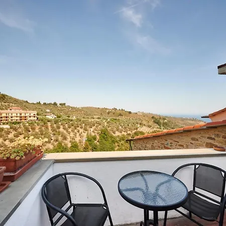 Ferienhaus Tasso 7 In Casa de Férias Civezza